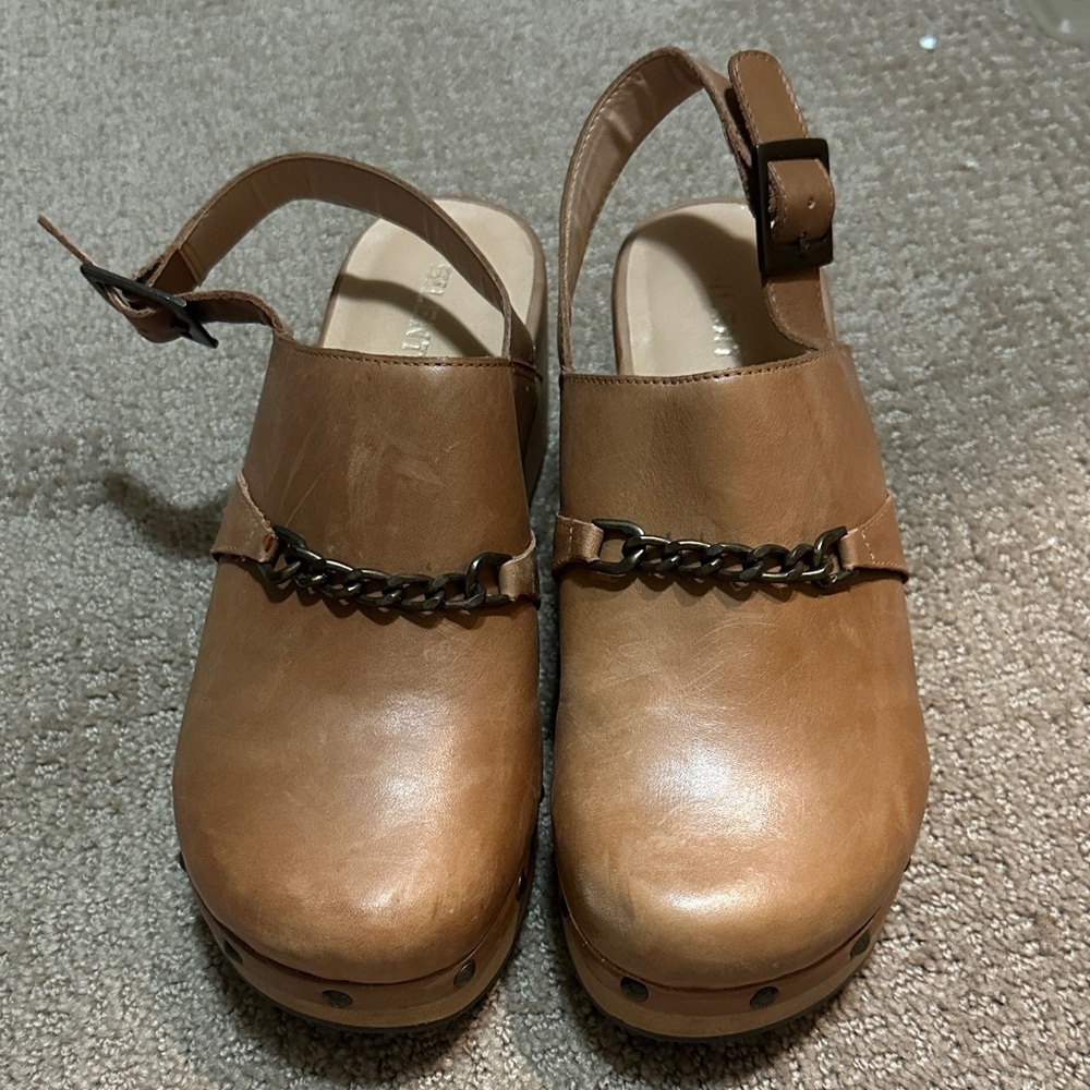 Elegant Tan Leather Slingback Mules